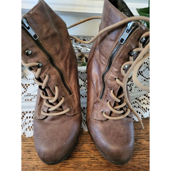 Dolce Brown Lace Up Granny Boot Side Zip 7 3.25 in Heel Boho Western Cottage - Picture 4 of 7